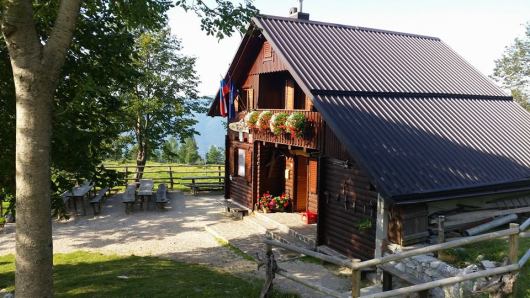 Koča na planini kuhinja.