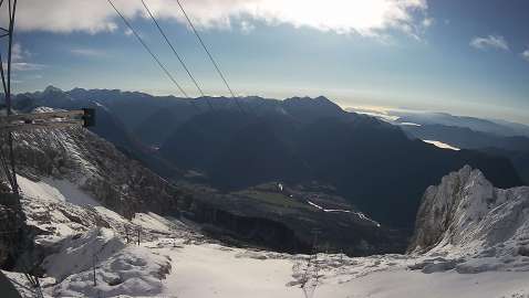 Kanin, spletna kamera iz D postaje 2202m pogled na Krn in Julijske Alpe 