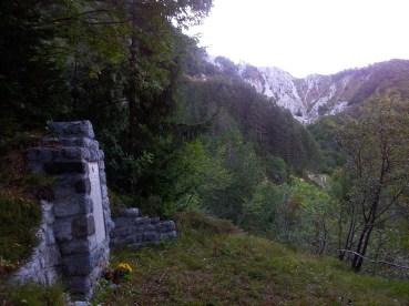  Spomenik padlim borcem v 2. sv.vojni v Plazeh 