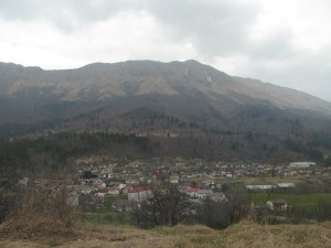 Pomlad se počasi prebuja! 15.03.2015 Slika Breginj v ozadju pogorje Stola
